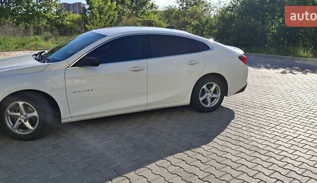 Білий Шевроле Малібу, об'ємом двигуна 1.49 л та пробігом 158 тис. км за 11000 $, фото 17 на Automoto.ua