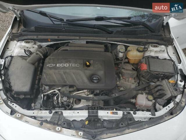 Белый Шевроле Малибу, объемом двигателя 1.8 л и пробегом 164 тыс. км за 12700 $, фото 10 на Automoto.ua