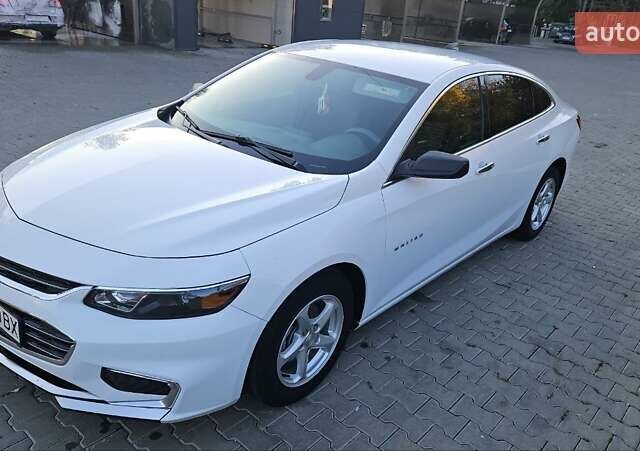 Белый Шевроле Малибу, объемом двигателя 1.49 л и пробегом 83 тыс. км за 12000 $, фото 4 на Automoto.ua