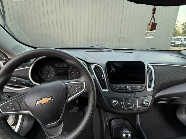 Белый Шевроле Малибу, объемом двигателя 1.5 л и пробегом 577 тыс. км за 14000 $, фото 4 на Automoto.ua