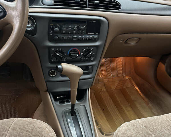 Бежевый Шевроле Малибу, объемом двигателя 2.39 л и пробегом 140 тыс. км за 4500 $, фото 4 на Automoto.ua