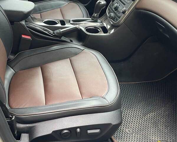 Шевроле Малибу 2014 в Киеве на Automoto.ua Бежевый Шевроле Малибу, объемом двигателя 2.46 л и пробегом 15 тыс. км за 12500 $, фото 3 на Automoto.ua