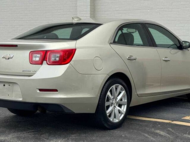 Бежевый Шевроле Малибу, объемом двигателя 2.5 л и пробегом 73 тыс. км за 6500 $, фото 5 на Automoto.ua