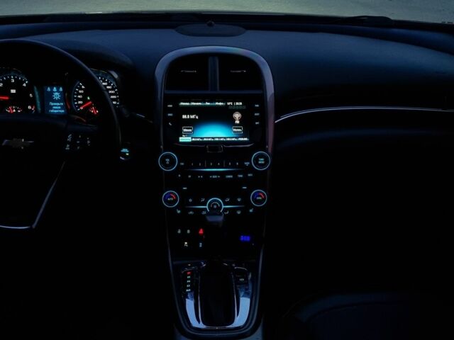 Черный Шевроле Малибу, объемом двигателя 2 л и пробегом 192 тыс. км за 9000 $, фото 13 на Automoto.ua