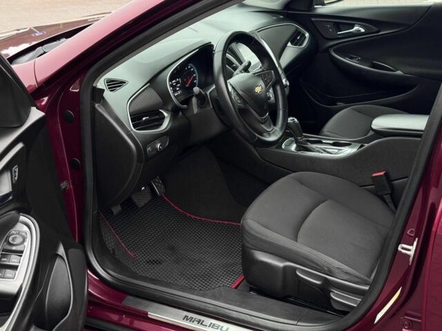 Черный Шевроле Малибу, объемом двигателя 1.5 л и пробегом 159 тыс. км за 9900 $, фото 22 на Automoto.ua