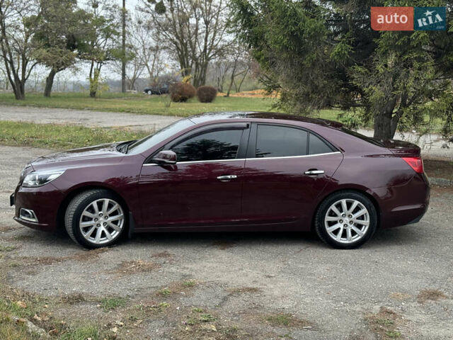 Красный Шевроле Малибу, объемом двигателя 3 л и пробегом 183 тыс. км за 12000 $, фото 1 на Automoto.ua