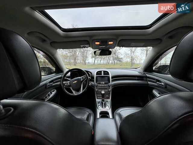 Красный Шевроле Малибу, объемом двигателя 3 л и пробегом 183 тыс. км за 12000 $, фото 10 на Automoto.ua