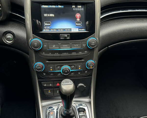 Красный Шевроле Малибу, объемом двигателя 3 л и пробегом 183 тыс. км за 12000 $, фото 13 на Automoto.ua