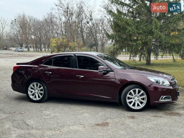 Красный Шевроле Малибу, объемом двигателя 3 л и пробегом 183 тыс. км за 12000 $, фото 4 на Automoto.ua