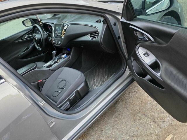 Серый Шевроле Малибу, объемом двигателя 1.5 л и пробегом 65 тыс. км за 7800 $, фото 5 на Automoto.ua