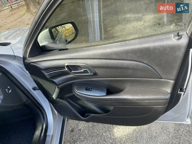 Серый Шевроле Малибу, объемом двигателя 2.38 л и пробегом 214 тыс. км за 12200 $, фото 10 на Automoto.ua