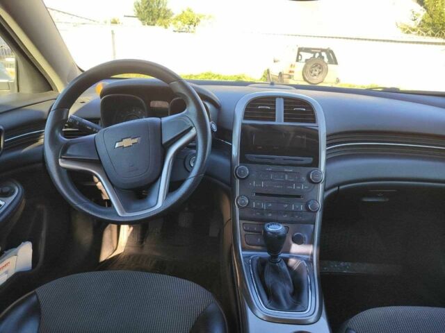 Шевроле Малибу 2012 в Киеве на Automoto.ua Серый Шевроле Малибу, объемом двигателя 2.4 л и пробегом 196 тыс. км за 9200 $, фото 4 на Automoto.ua