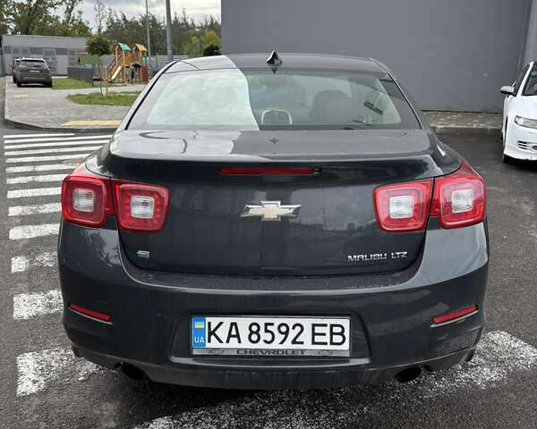 Серый Шевроле Малибу, объемом двигателя 2.5 л и пробегом 182 тыс. км за 9000 $, фото 2 на Automoto.ua