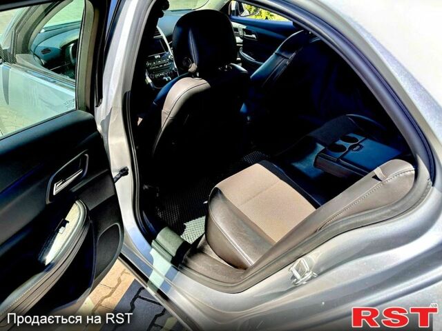 Серый Шевроле Малибу, объемом двигателя 2.5 л и пробегом 205 тыс. км за 9500 $, фото 6 на Automoto.ua