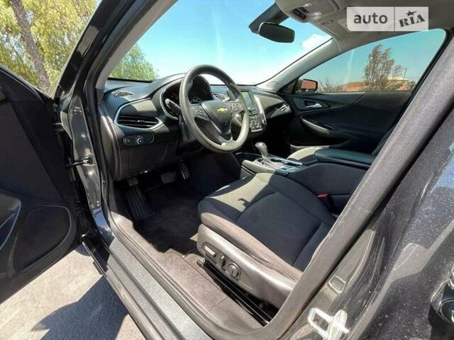 Серый Шевроле Малибу, объемом двигателя 2 л и пробегом 145 тыс. км за 2000 $, фото 9 на Automoto.ua