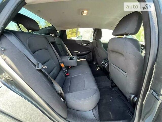 Серый Шевроле Малибу, объемом двигателя 2 л и пробегом 145 тыс. км за 2000 $, фото 22 на Automoto.ua