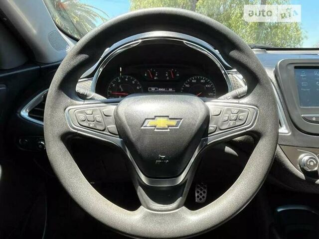 Серый Шевроле Малибу, объемом двигателя 2 л и пробегом 145 тыс. км за 2000 $, фото 13 на Automoto.ua