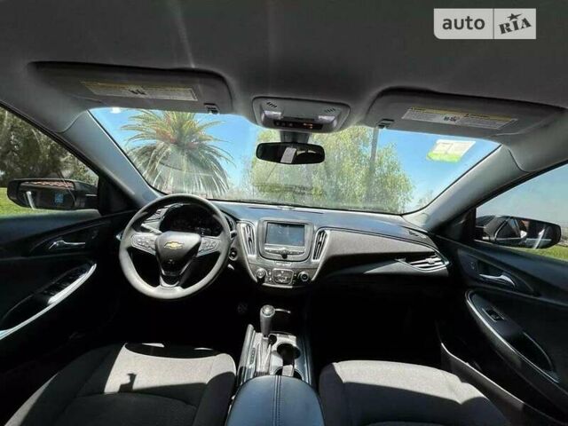 Серый Шевроле Малибу, объемом двигателя 2 л и пробегом 145 тыс. км за 2000 $, фото 12 на Automoto.ua