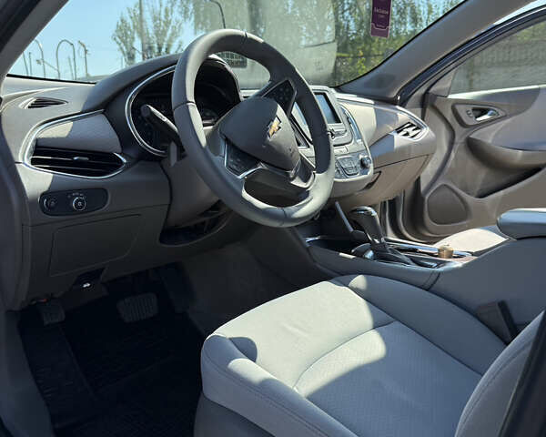 Серый Шевроле Малибу, объемом двигателя 1.49 л и пробегом 129 тыс. км за 13000 $, фото 9 на Automoto.ua