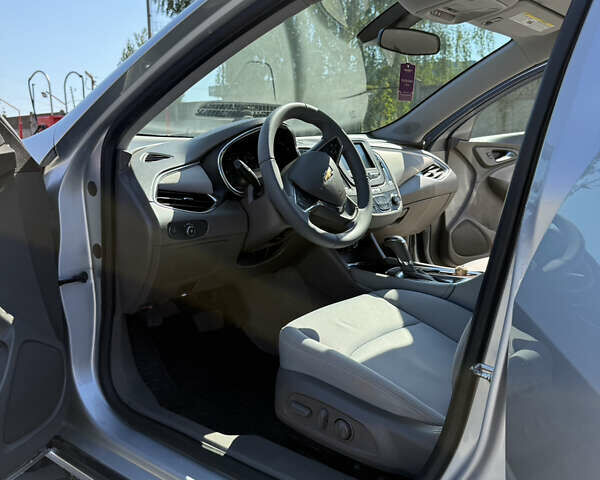 Серый Шевроле Малибу, объемом двигателя 1.49 л и пробегом 129 тыс. км за 13000 $, фото 10 на Automoto.ua