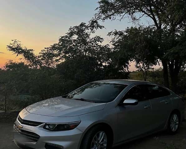 Серый Шевроле Малибу, объемом двигателя 1.49 л и пробегом 118 тыс. км за 12000 $, фото 2 на Automoto.ua