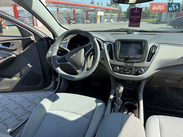 Серый Шевроле Малибу, объемом двигателя 1.49 л и пробегом 129 тыс. км за 13000 $, фото 15 на Automoto.ua