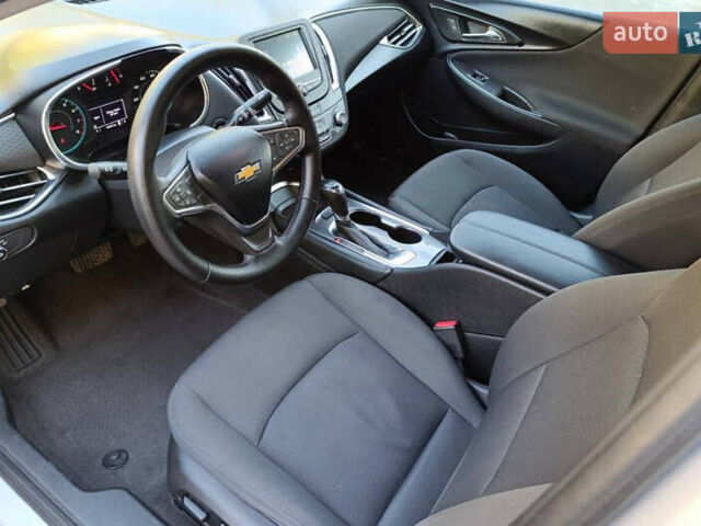 Серый Шевроле Малибу, объемом двигателя 1.49 л и пробегом 118 тыс. км за 12000 $, фото 6 на Automoto.ua