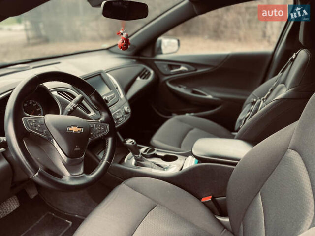 Сірий Шевроле Малібу, об'ємом двигуна 1.5 л та пробігом 75 тис. км за 12600 $, фото 1 на Automoto.ua