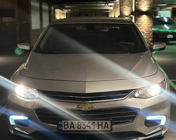 Серый Шевроле Малибу, объемом двигателя 1.49 л и пробегом 118 тыс. км за 12000 $, фото 5 на Automoto.ua