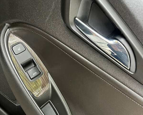 Серый Шевроле Малибу, объемом двигателя 2 л и пробегом 197 тыс. км за 17000 $, фото 34 на Automoto.ua