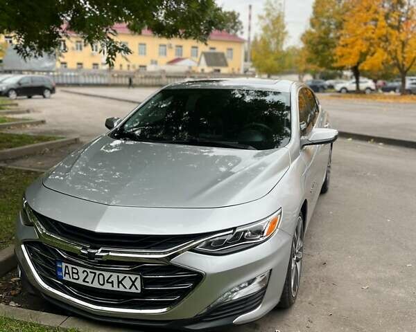Серый Шевроле Малибу, объемом двигателя 2 л и пробегом 197 тыс. км за 17000 $, фото 6 на Automoto.ua