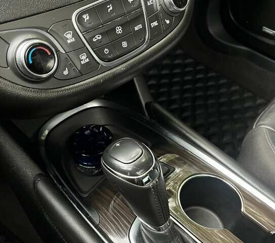 Серый Шевроле Малибу, объемом двигателя 2 л и пробегом 197 тыс. км за 17000 $, фото 21 на Automoto.ua