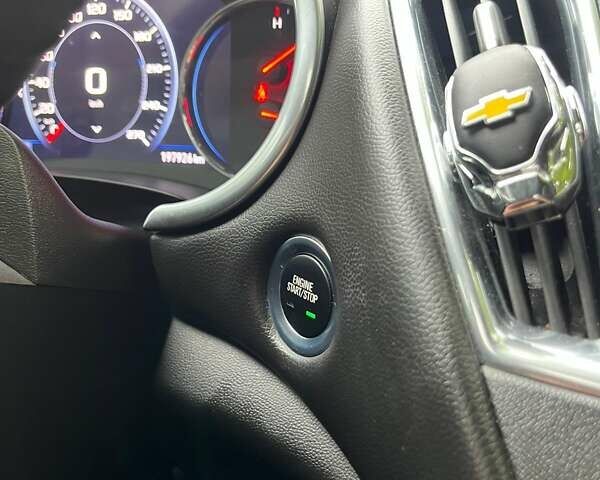 Серый Шевроле Малибу, объемом двигателя 2 л и пробегом 197 тыс. км за 17000 $, фото 23 на Automoto.ua