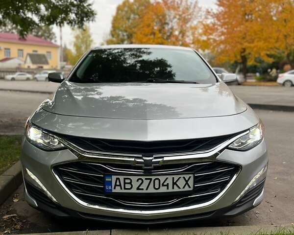 Серый Шевроле Малибу, объемом двигателя 2 л и пробегом 197 тыс. км за 17000 $, фото 2 на Automoto.ua