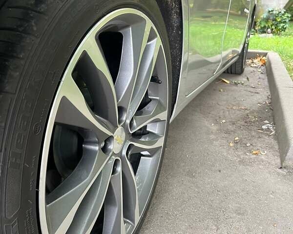 Серый Шевроле Малибу, объемом двигателя 2 л и пробегом 197 тыс. км за 17000 $, фото 41 на Automoto.ua