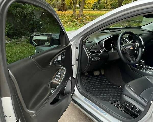 Серый Шевроле Малибу, объемом двигателя 2 л и пробегом 197 тыс. км за 17000 $, фото 17 на Automoto.ua