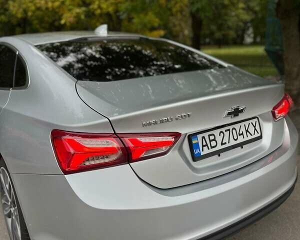 Серый Шевроле Малибу, объемом двигателя 2 л и пробегом 197 тыс. км за 17000 $, фото 7 на Automoto.ua