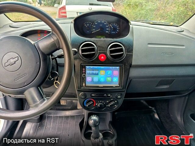 Белый Шевроле Матиз, объемом двигателя 0.8 л и пробегом 123 тыс. км за 2900 $, фото 2 на Automoto.ua
