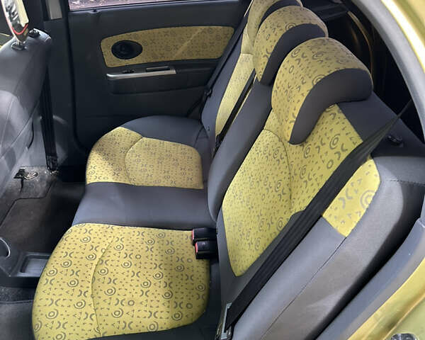 Желтый Шевроле Матиз, объемом двигателя 1 л и пробегом 106 тыс. км за 3400 $, фото 7 на Automoto.ua