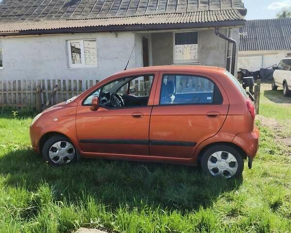 Помаранчевий Шевроле Матіз, об'ємом двигуна 1 л та пробігом 174 тис. км за 3000 $, фото 5 на Automoto.ua