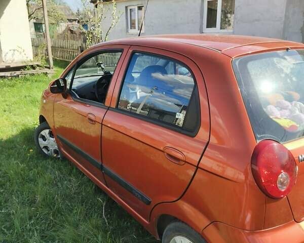 Помаранчевий Шевроле Матіз, об'ємом двигуна 1 л та пробігом 174 тис. км за 3000 $, фото 4 на Automoto.ua