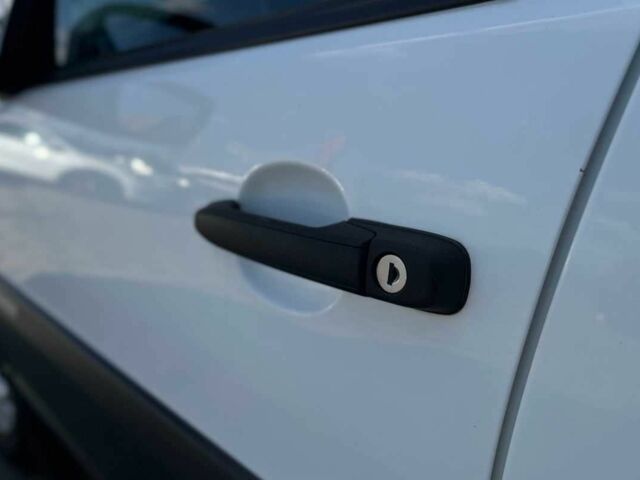 Белый Шевроле Нива, объемом двигателя 1.7 л и пробегом 98 тыс. км за 7500 $, фото 15 на Automoto.ua