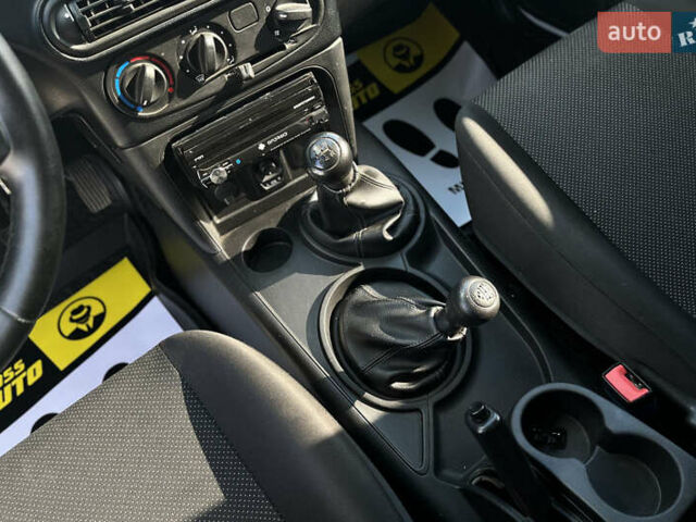 Белый Шевроле Нива, объемом двигателя 1.69 л и пробегом 98 тыс. км за 7500 $, фото 23 на Automoto.ua