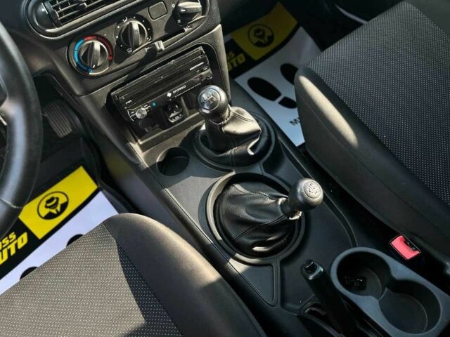 Белый Шевроле Нива, объемом двигателя 1.7 л и пробегом 98 тыс. км за 7500 $, фото 23 на Automoto.ua