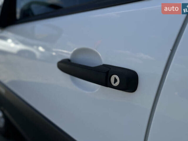 Белый Шевроле Нива, объемом двигателя 1.69 л и пробегом 98 тыс. км за 7500 $, фото 15 на Automoto.ua