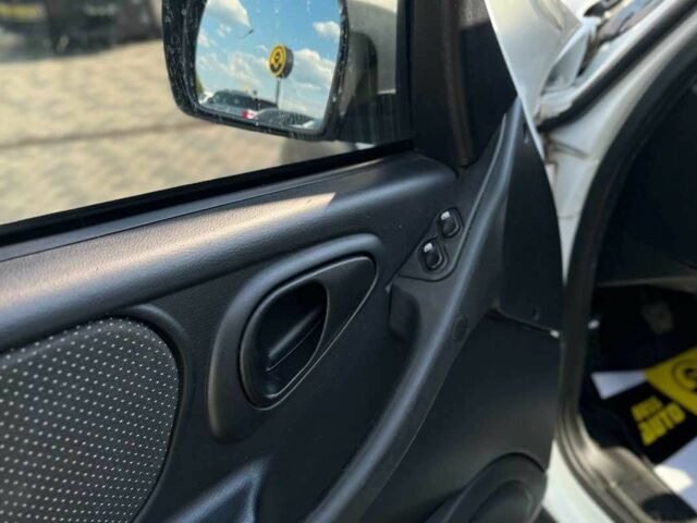 Белый Шевроле Нива, объемом двигателя 1.7 л и пробегом 98 тыс. км за 7500 $, фото 17 на Automoto.ua