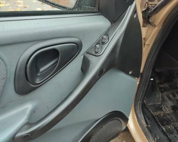 Шевроле Нива 2004 у Южноукраинске на Automoto.ua Бежевий Шевроле Нива, об'ємом двигуна 1.7 л та пробігом 200 тис. км за 5300 $, фото 9 на Automoto.ua