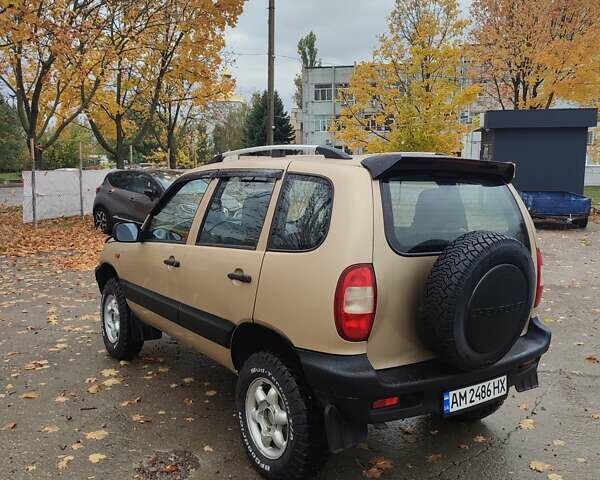 Шевроле Нива 2004 у Южноукраинске на Automoto.ua Бежевий Шевроле Нива, об'ємом двигуна 1.7 л та пробігом 200 тис. км за 5300 $, фото 24 на Automoto.ua