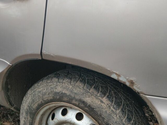 Бежевый Шевроле Нива, объемом двигателя 1.7 л и пробегом 444 тыс. км за 2700 $, фото 6 на Automoto.ua