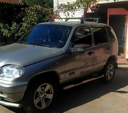 Бежевий Шевроле Нива, об'ємом двигуна 1.7 л та пробігом 155 тис. км за 4500 $, фото 6 на Automoto.ua